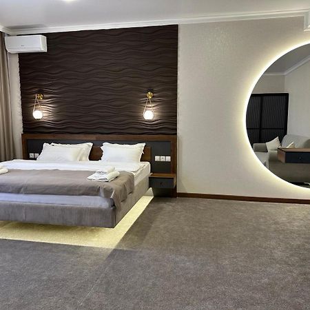 Grand Way Hotel 타라즈 외부 사진