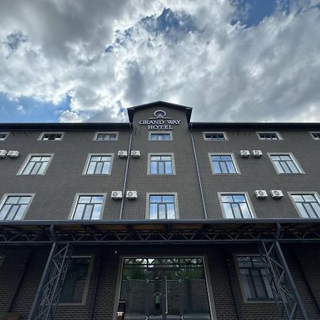 Grand Way Hotel 타라즈 외부 사진